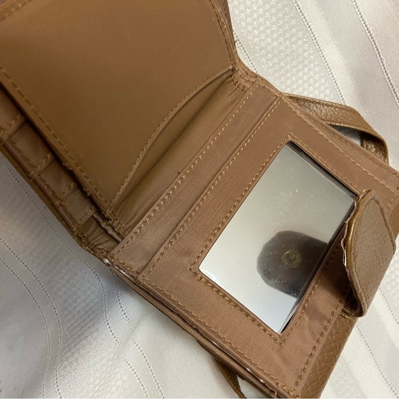 Crossbody Peeble Grain Wallet with Detachable Strap - Picture 4 of 4